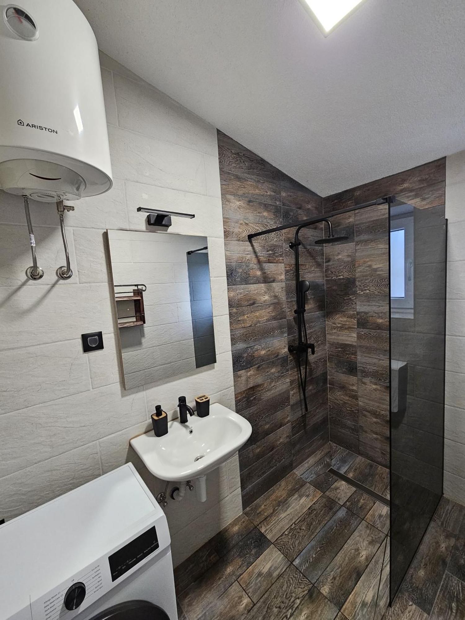 Apartmani 1 Pinezici Pinezići Exterior foto