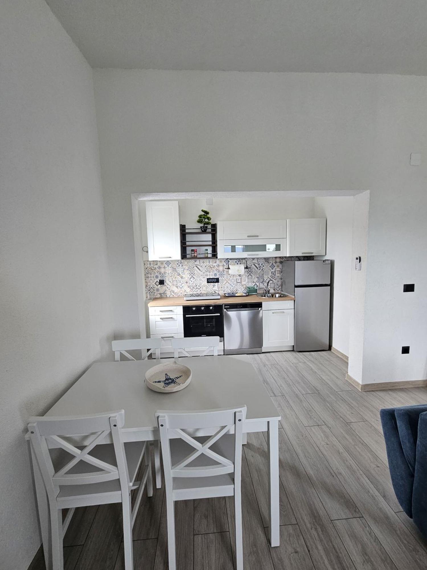 Apartmani 1 Pinezici Pinezići Exterior foto